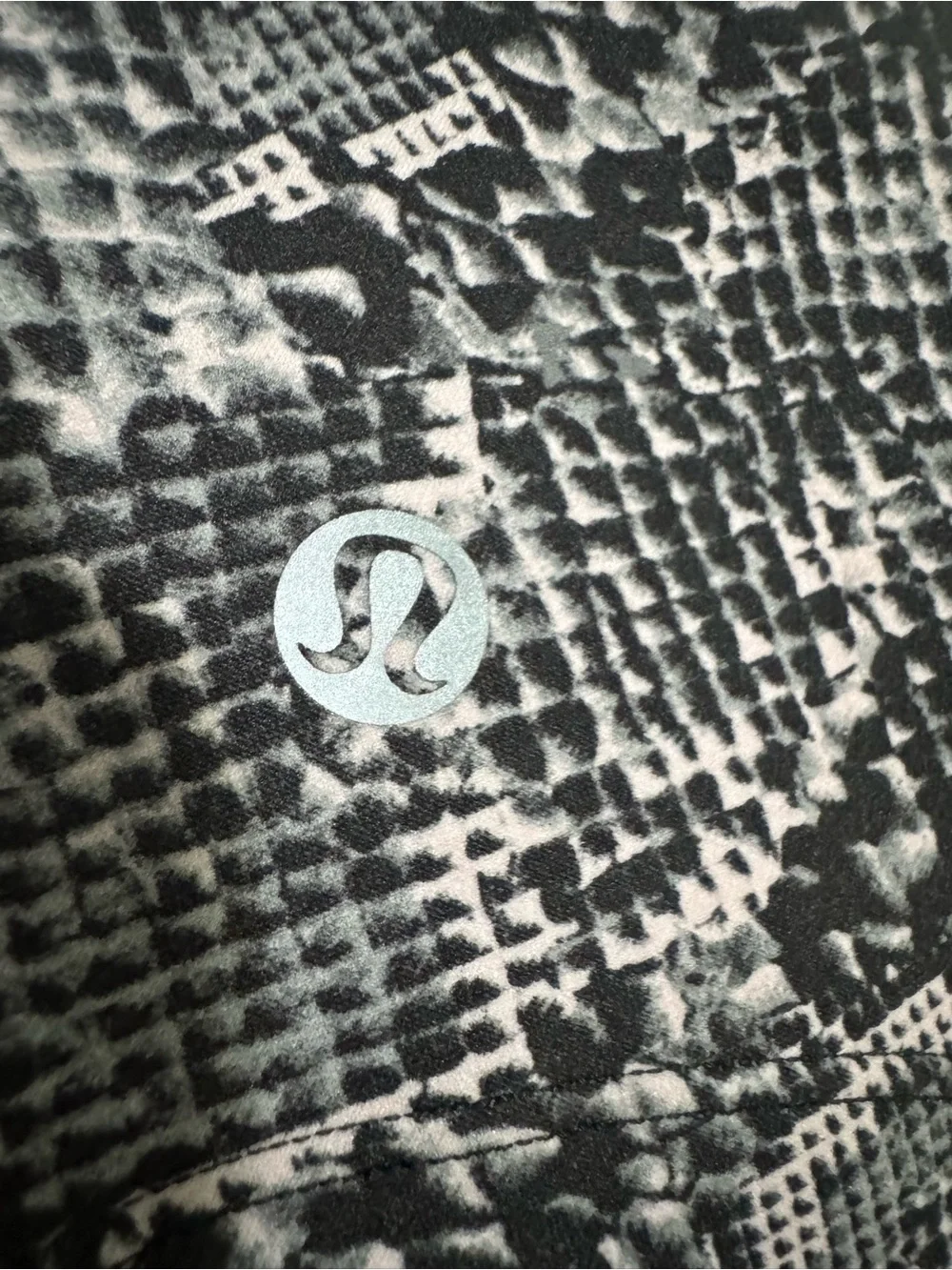 Lululemon Snake-Print GLOW UP SHR Leggings in Black and Pink SZ 14 28” NWT